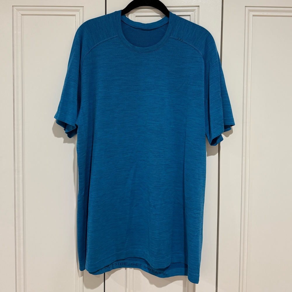 Lululemon Men’s Vent Tech Workout Shirt - Size L, blue